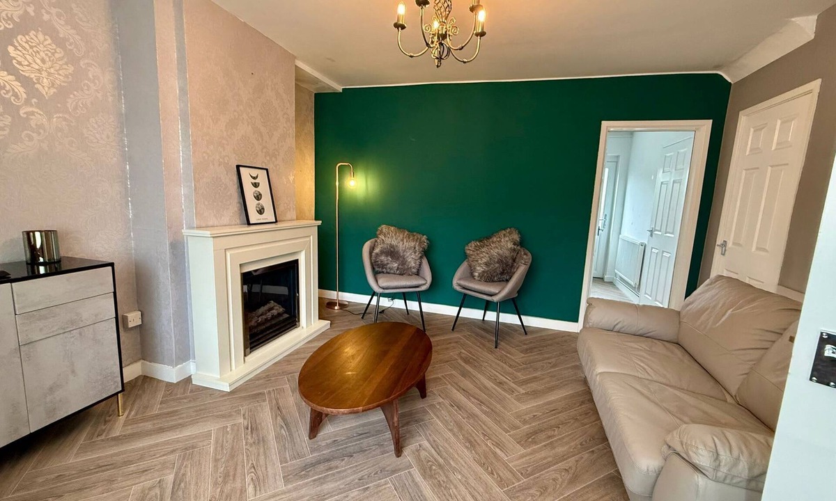 Wolverhampton House | Spacious 3-Bed House with Parking, WiFi & Garden