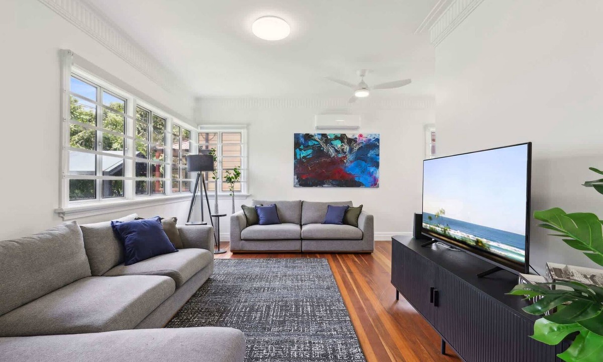 Morningside House | Spacious 3-Bed Home in Morningside with Backyard