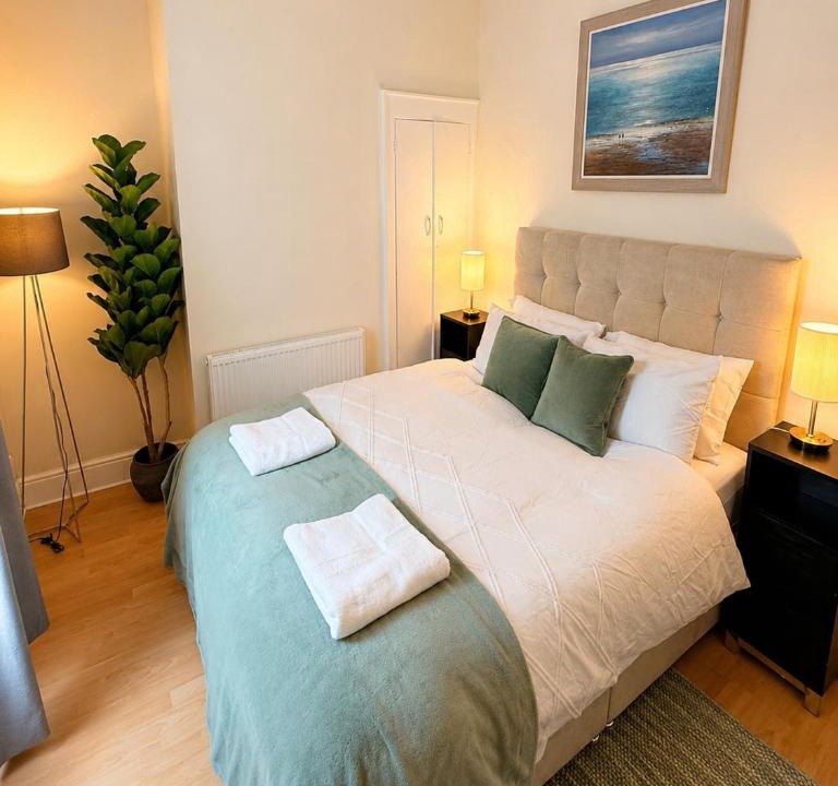 Middlesbrough Apartment | Spacious 3-Bed House Near Uni and Town Centre