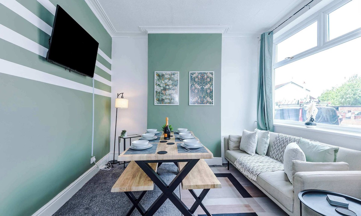 Droylsden House | Spacious 3 Bed, Perfect for Group Stays!