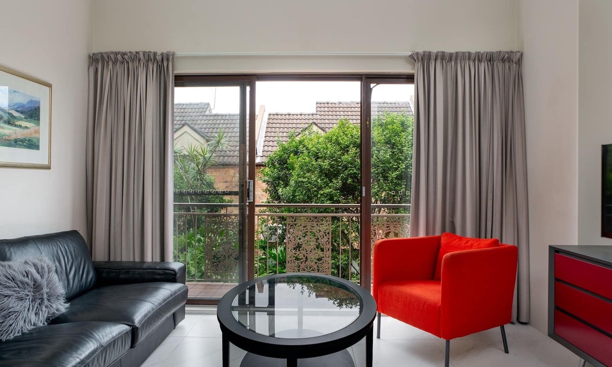 Balmain House | Spacious 3-Bed Townhouse in Stylish Balmain