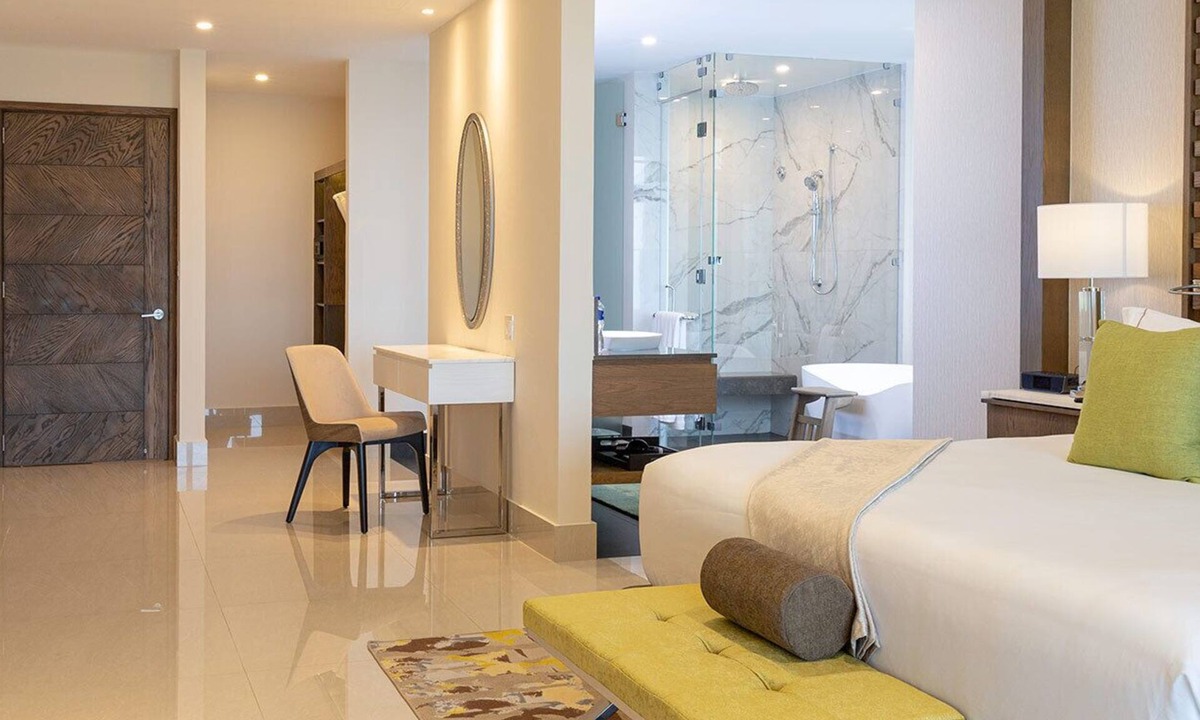 Cancun Apartment | Spacious 3-bedroom 2 level ocean view with 3rd level patio