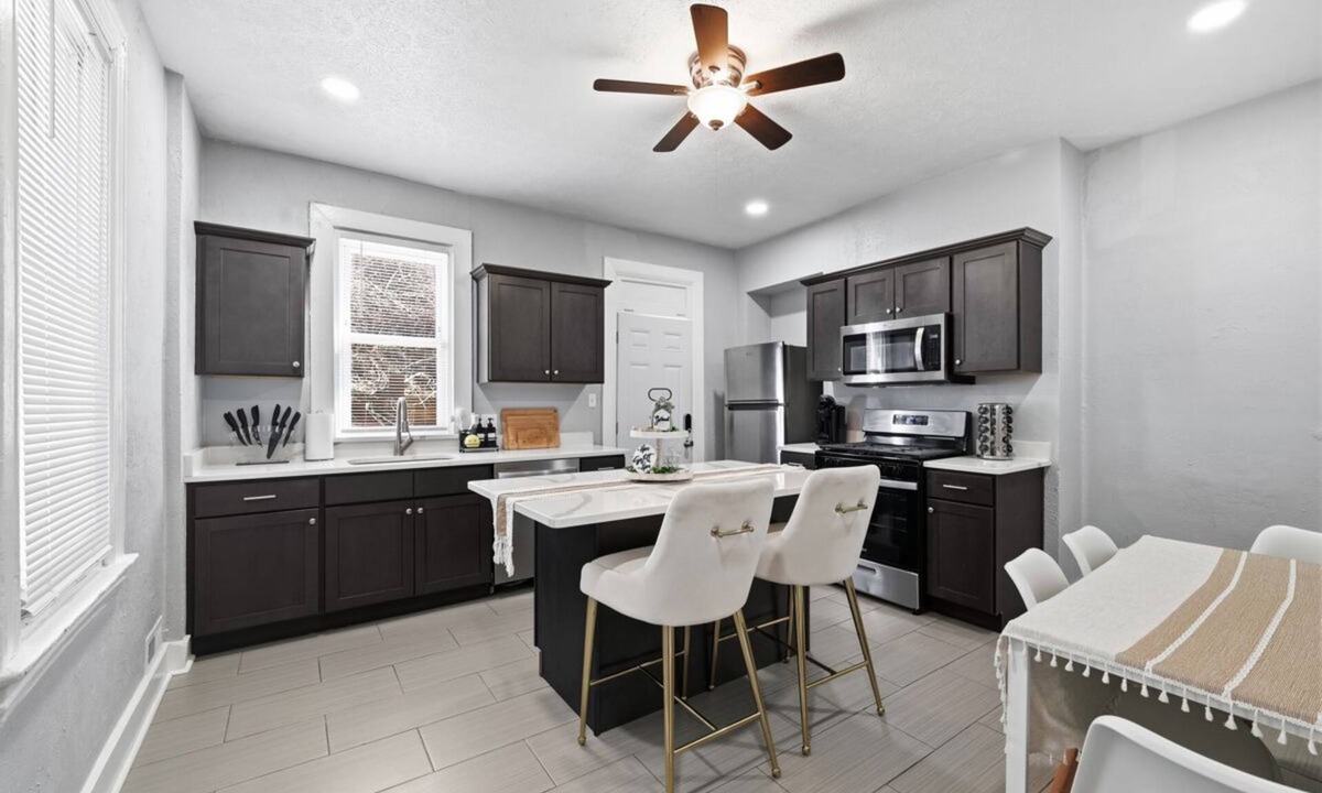 Mount Washington House | Spacious 3-bedroom house in scenic Mt. Washington near Grandview's city view