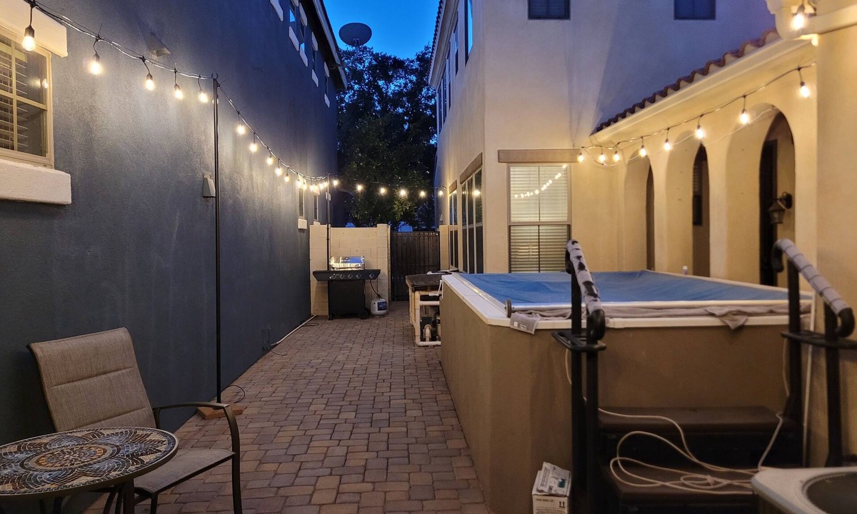 Higley Park House | Spacious 3 Bedroom Home In Beautiful Higley Park - Patio with Endless Pool