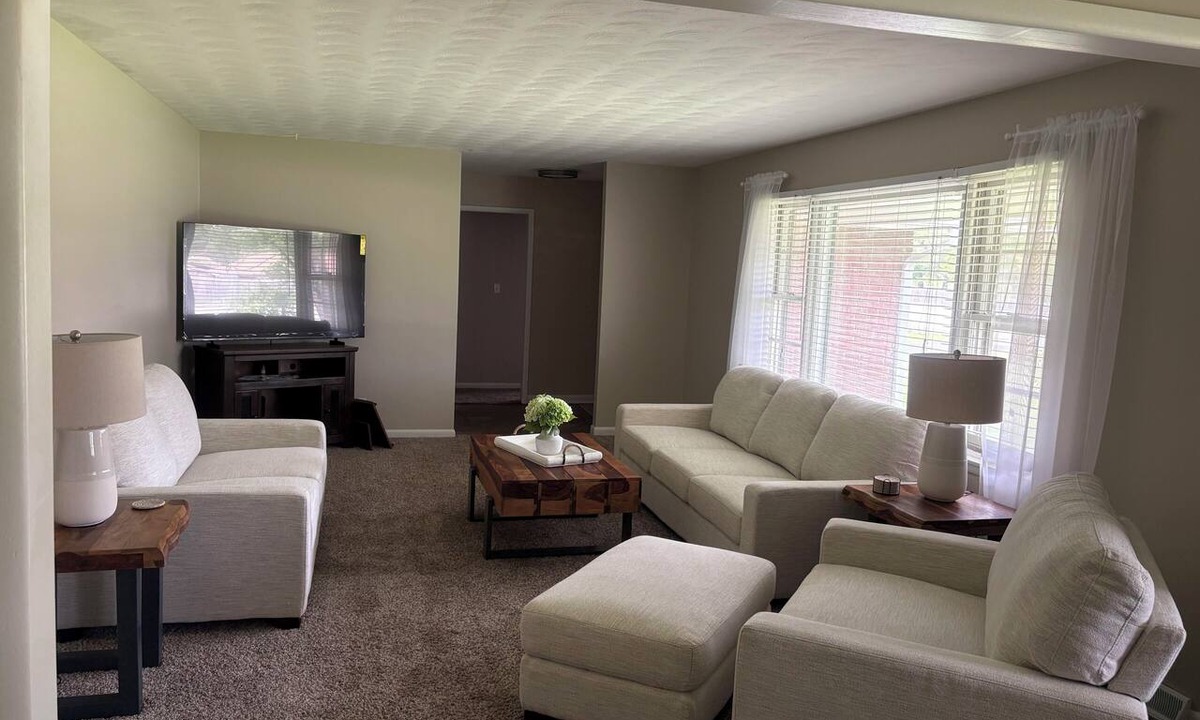 Brookline Station House | Spacious 3 bedroom 3 Bath & bonus room house in marvelous Springfield with AC