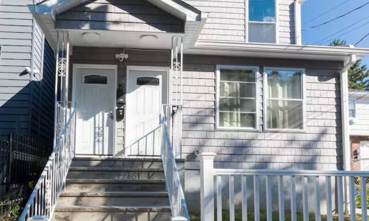 Lower Vailsburg Apartment | Spacious 3-bedroom with AC and WiFi in fabulous Newark