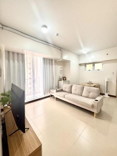 Pasig Apartment | Spacious 3BR 2 balcony Resort vibes near BGC