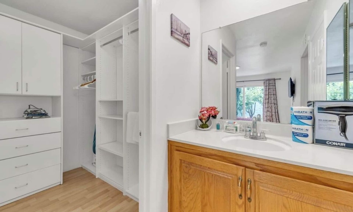 Silver Creek House | Spacious 3BR/2BA home in the Heart of SJ. Free wifi/washer/dryer/AC/parking