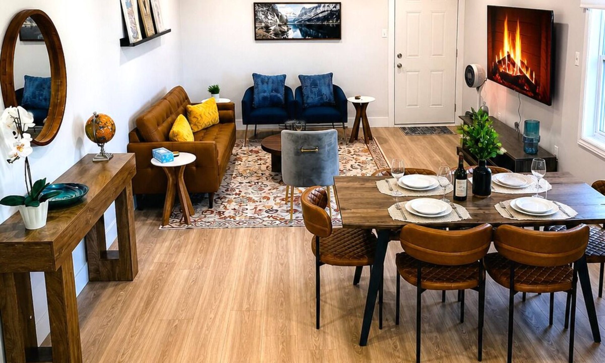 Dartmouth House | Spacious 3BR 2BA in Dartmouth | Sleeps 7 | 2 Free Parkings | Ferry to Halifax