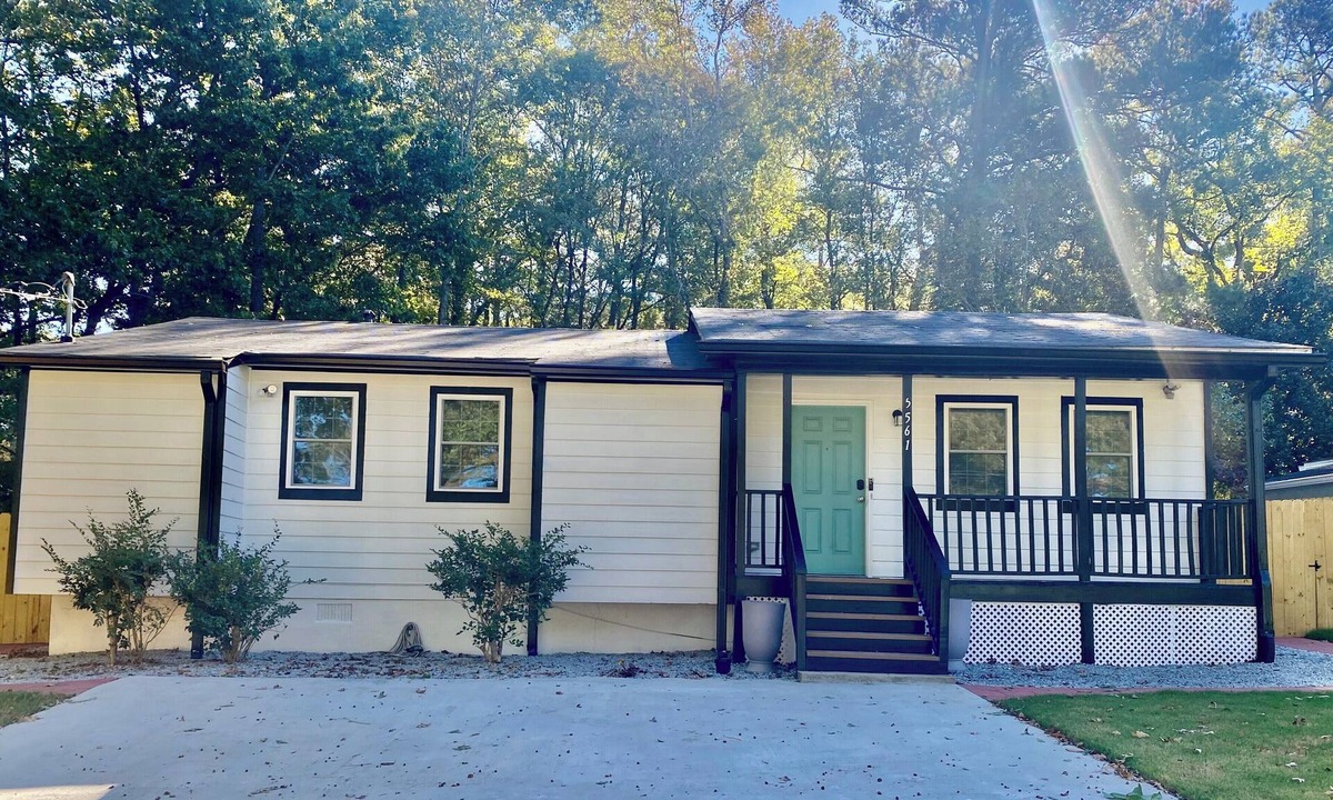 Austell House | Spacious 3BR/2BA Near Six Flags & Atlanta – Modern Comfort at La Perle Cachee
