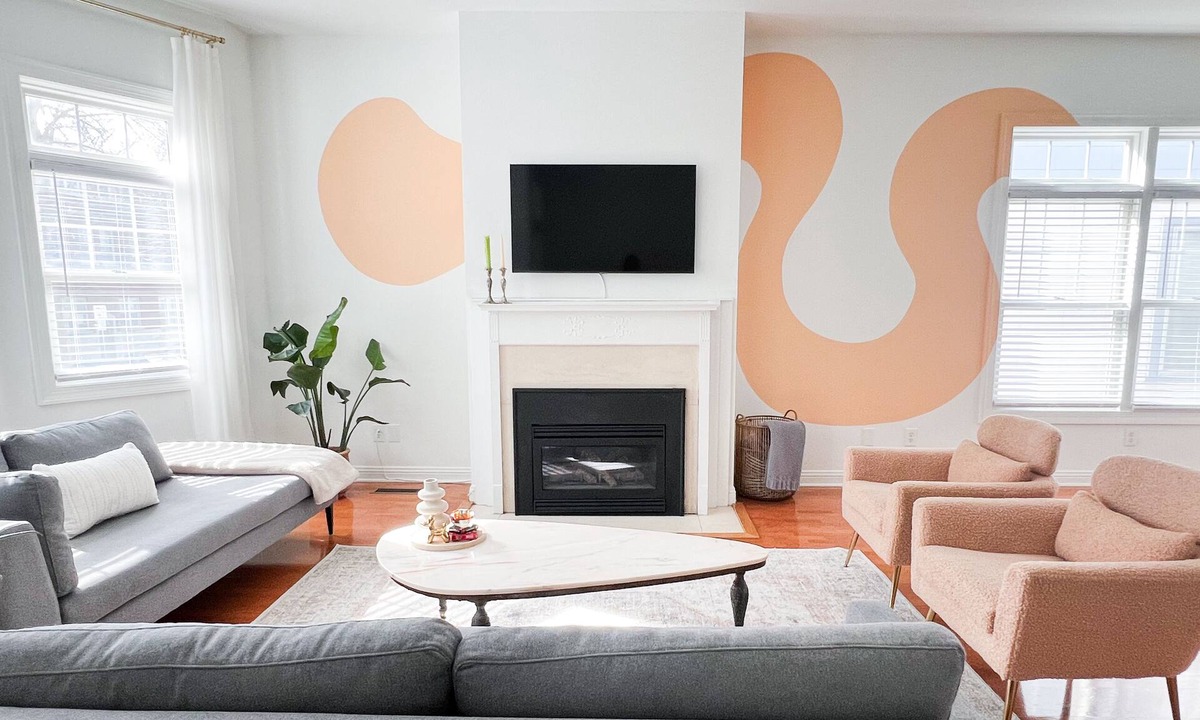 Lower East Side House | Spacious 3BR/2BA Townhome w/Private Parking & Walkable East Side