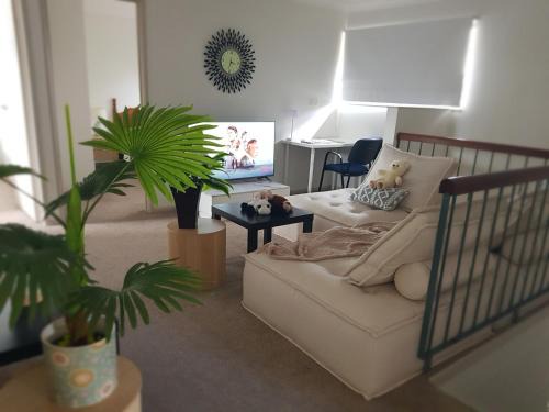 Caboolture South House | Spacious 3BR 2Bath Family Home