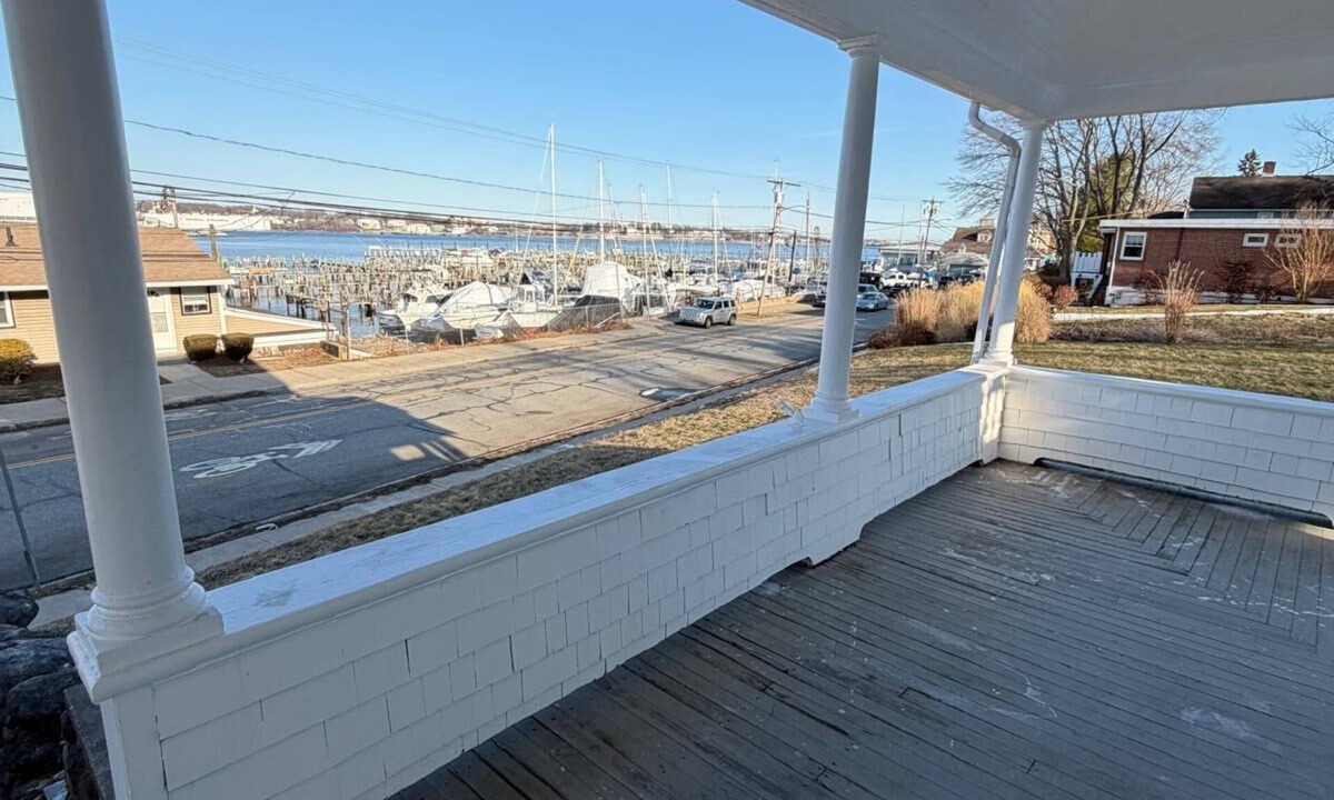 New London Apartment | Spacious 3BR/3BA Coastal Escape Near Beaches
