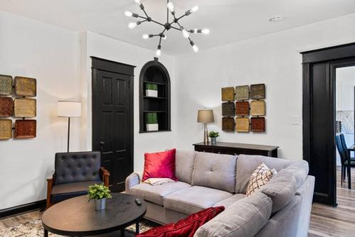 Penn-Knox Apartment | Spacious 3BR, 3BA Philly Retreat for 8 with Free Parking