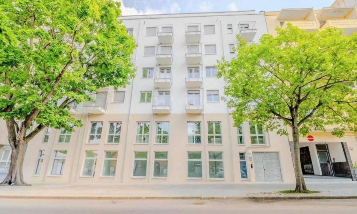 Gesundbrunnen Apartment | Spacious 3BR Apartment in Central Berlin Near Major Attractions