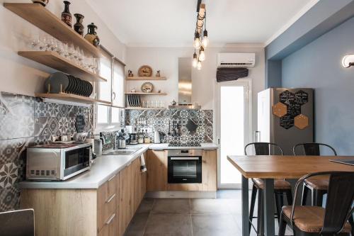 Exarhia Apartment | Spacious 3br Apartment with Terrace in Exarchea