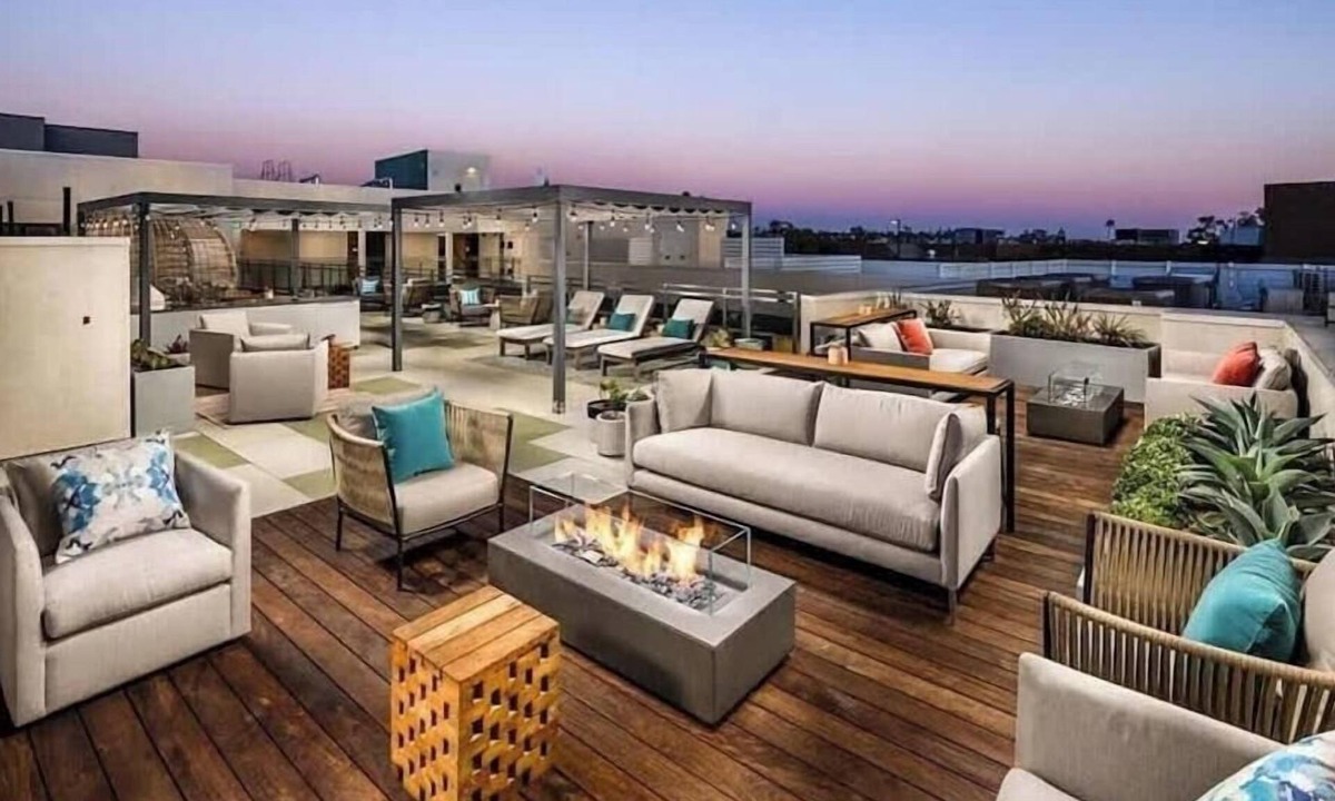 Inglewood Apartment | Spacious 3BR Apt with Pool & Rooftop Deck