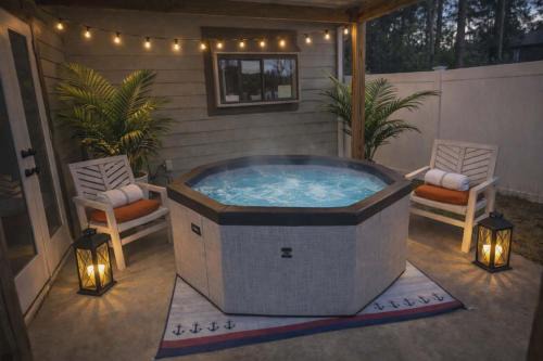 Thomas Drive House | Spacious 3BR Family Beach Home 5 Mins to Panama City Beach & Sleeps 9 Hot tub