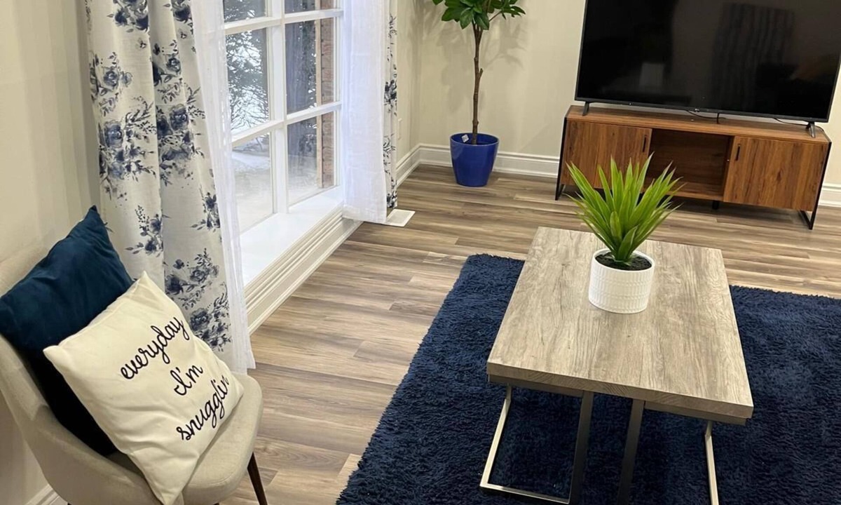 Waterloo House | Spacious 3BR Home|University of Waterloo& Laurier|Parking,Fast WiFi,Private Yard