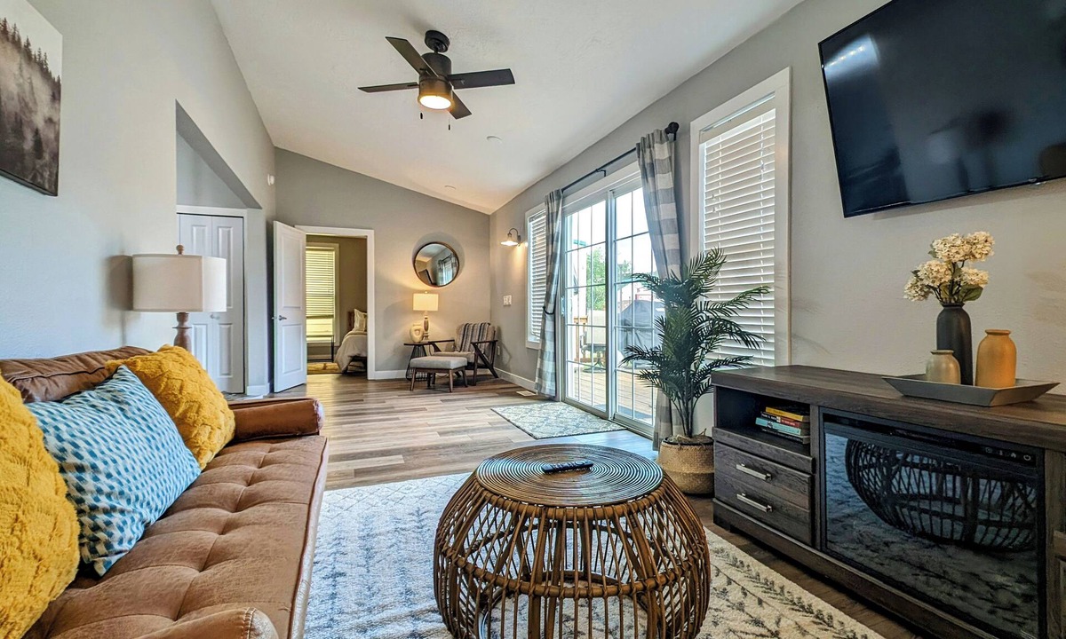 Custer House | Spacious 3BR Home w/Deck – Right in Downtown Custer, Shops & Dining!