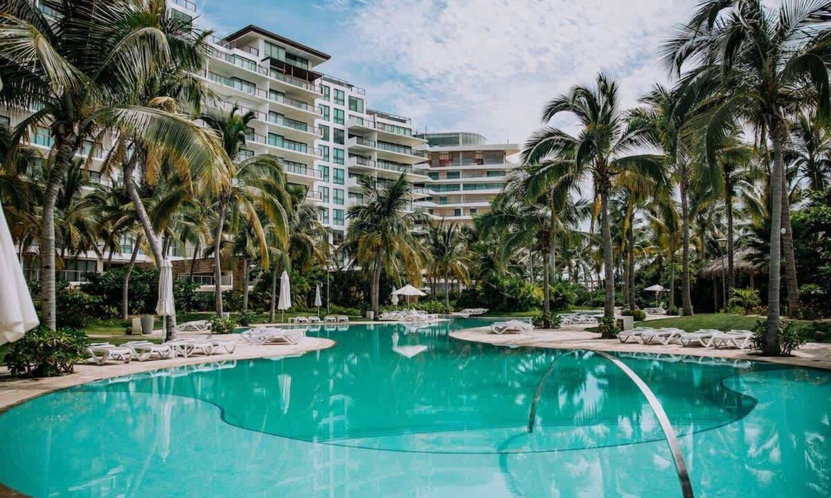 Puente del Mar Apartment | Spacious 3BR w/Terrace in La Isla Acapulco