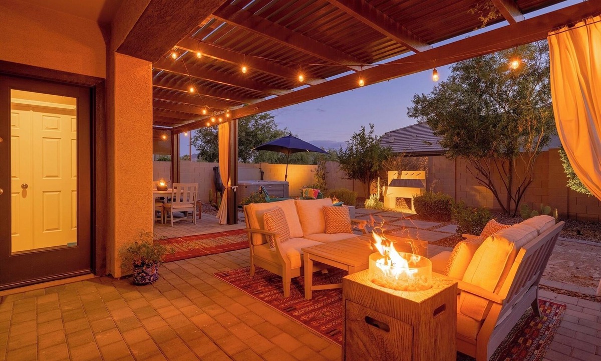 Gilbert House | Spacious 3BR/Office - Backyard Oasis with hot tub - 2 car Garage - Gilbert, AZ
