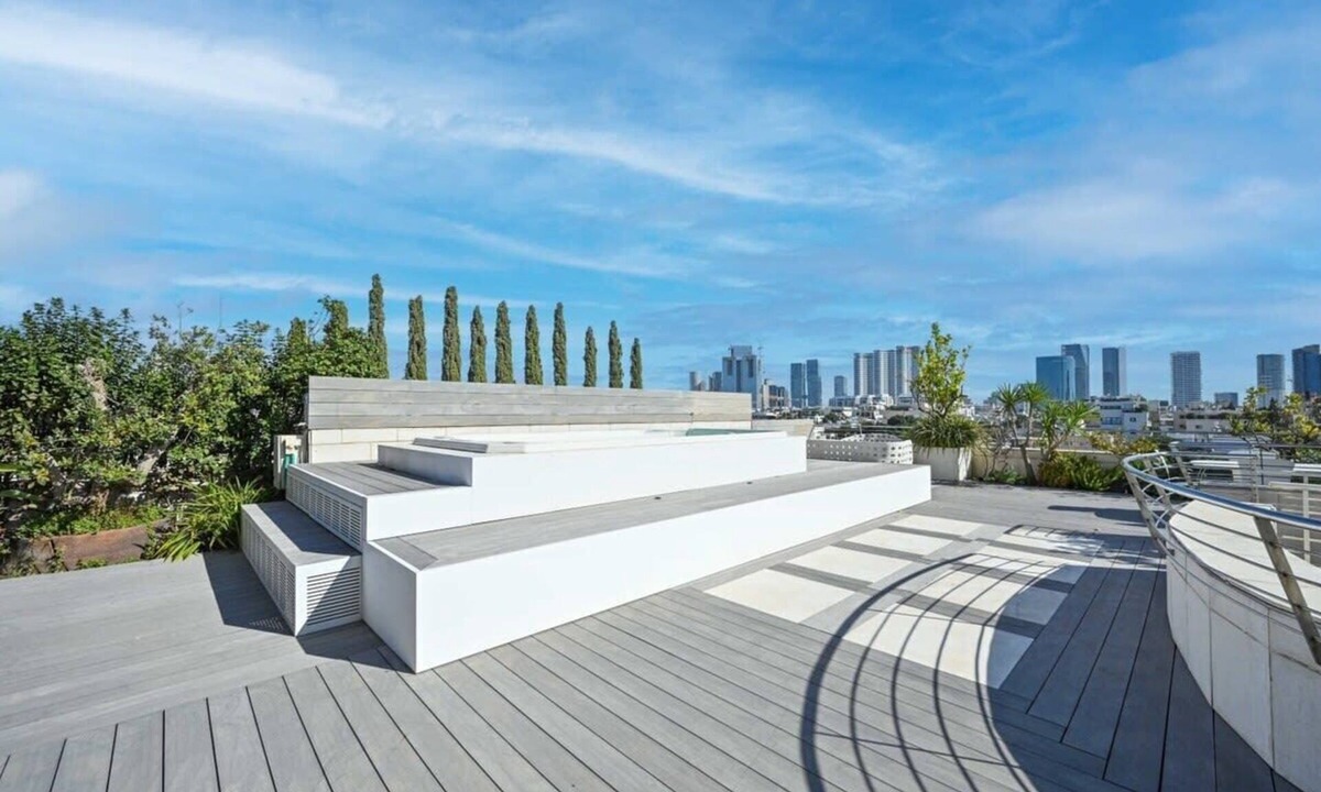 Tel Aviv City Center Apartment | Spacious 3BR Penthouse with Pool by HolyGuest