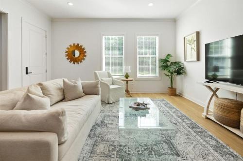 Pass Christian Apartment | Spacious 3BR Retreat - Pool - Sleeps 7 - Pets Welcome w Fee