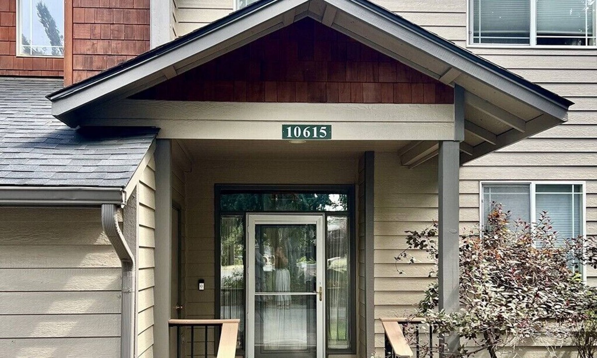 Klamath Falls House | Spacious 3BR Townhome with King Suite & Resort Amenities in Southern Oregon