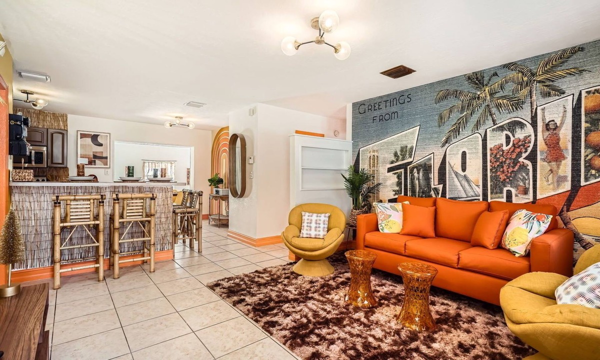 Poiciana Park II House | Spacious 3BR Tropical Retreat - W/Hot Tub Near Beach, Downtown & Airport