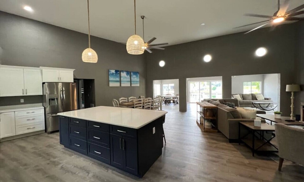 Crystal River House | Spacious 4/2- Pool, boat dock & game room