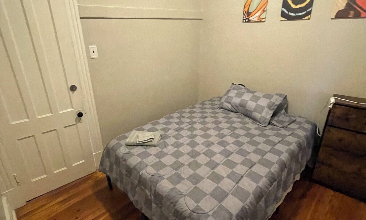 Albany Apartment | Spacious 4 bed apt in Albany near Albany Medical Center and University of Albany