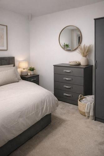 London Borough of Bromley House | Spacious 4-Bed Home in Chislehurst near New Eltham Station