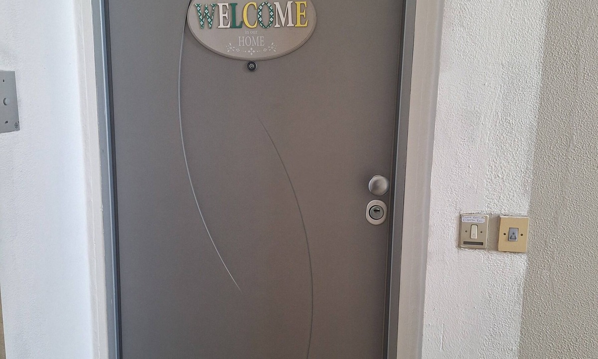 Riva del Garda Apartment | Spacious 4-bedroom apartment in tranquil Riva del Garda with AC