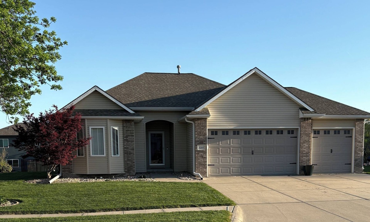 Council Bluffs House | Spacious 4-bedroom house in Council Bluffs with AC, 4 miles from downtown Omaha