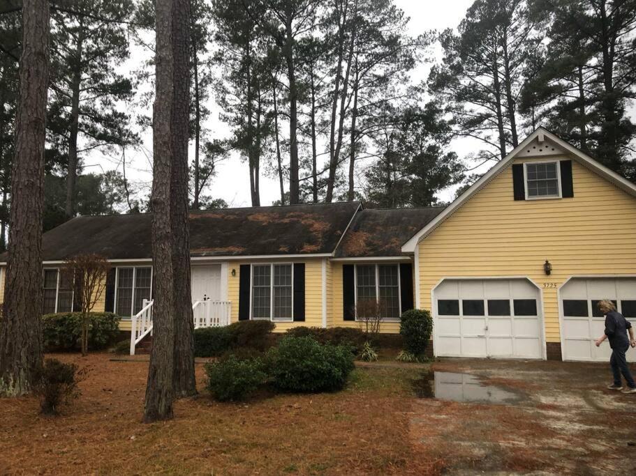 Seven Oaks House | Spacious 4 bedroom, 2 1/2 car garage. St. Andrews