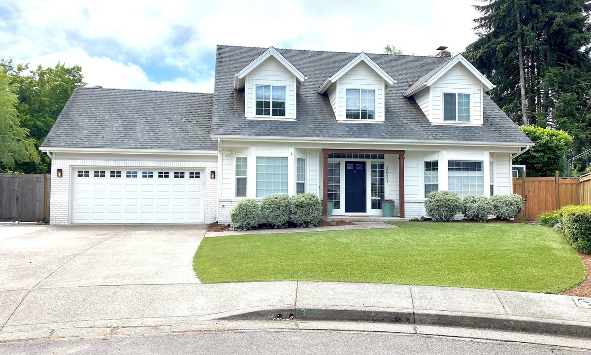 Central Oregon House | Spacious 4 bedroom 3 bath House Near Campus.