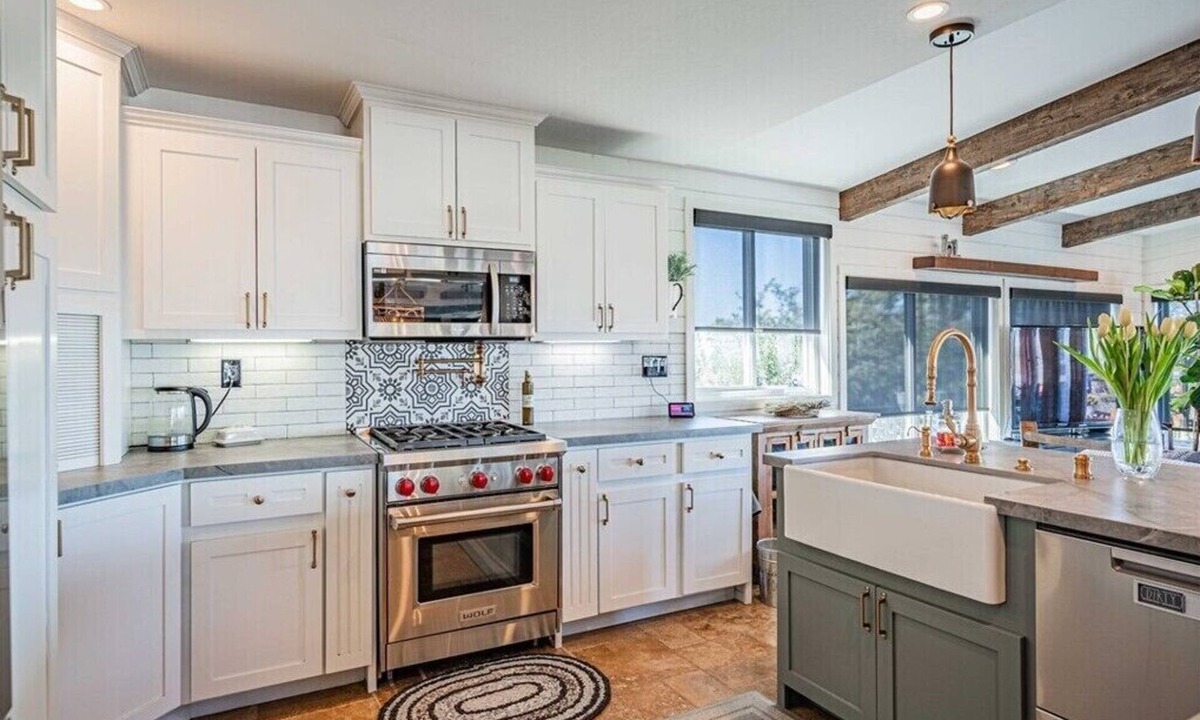 San Marcos House | Spacious 4 bedroom, 3 bath with playground!. Panoramic view, private and gated