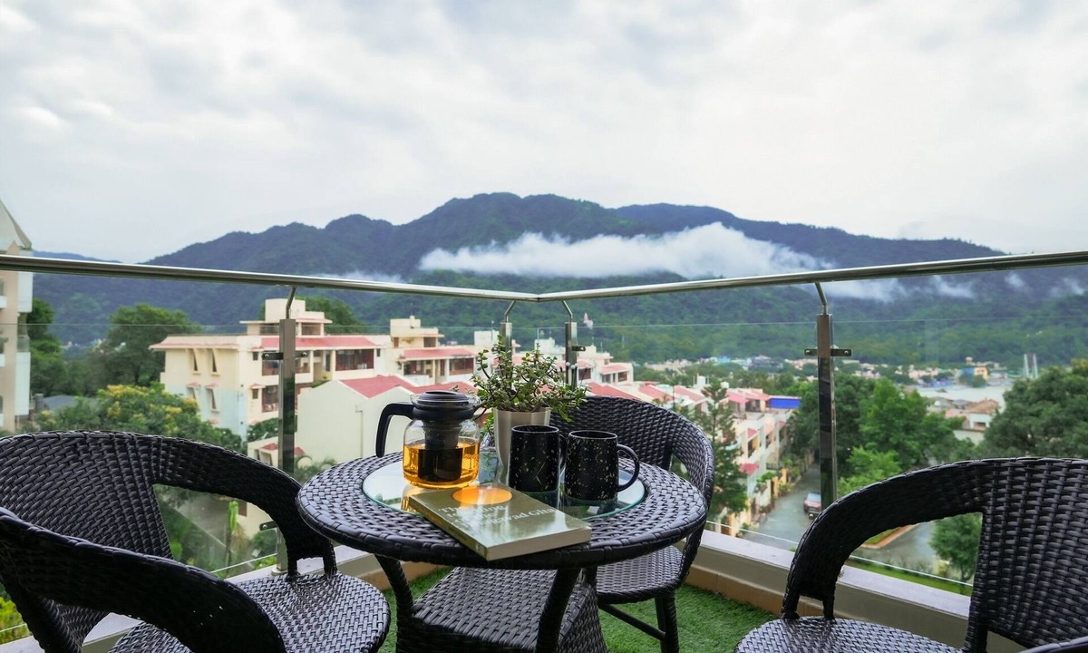 Haridwar Apartment | Spacious 4-bedroom apartment in enjoyable Rishikesh with fitness room, WiFi
