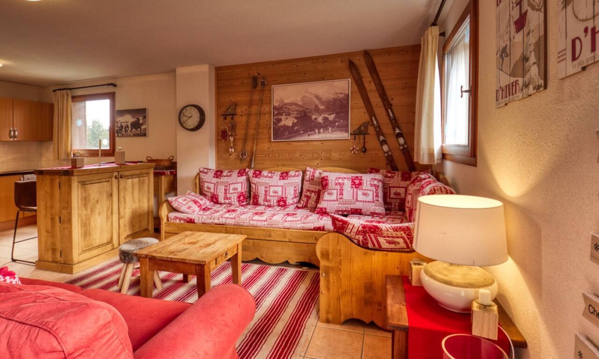 Les Esserts Apartment | Spacious 4-bedroom apartment, ski-in/ski-out, parking included