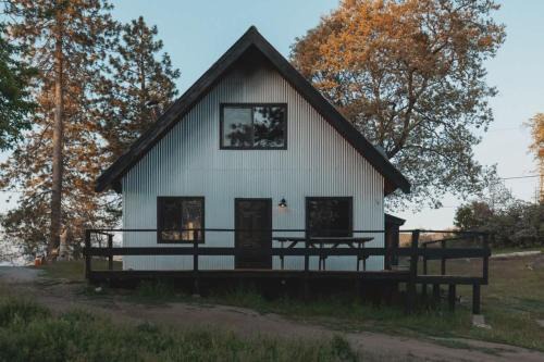 Dunlap House | Spacious 4-bedroom cabin on secluded private land