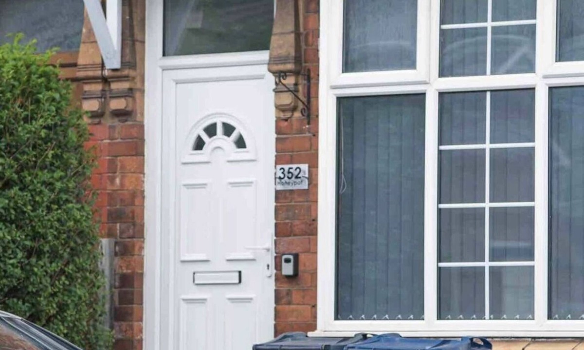 Birmingham House | Spacious 4 Bedroom House close to Birmingham City Center