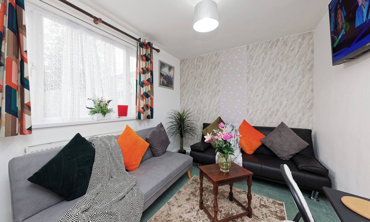 Fordwich House | Spacious 4 -Bedroom Home in Canterbury Kent – Perfect for Business & Long Stays.