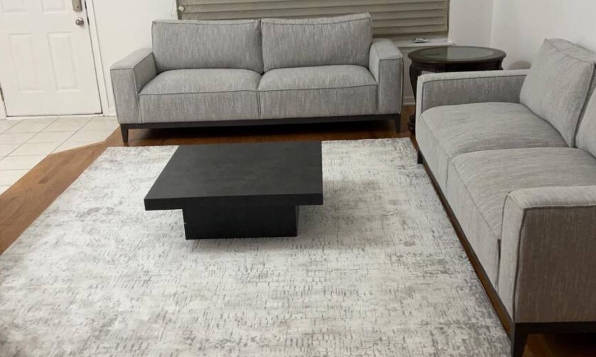 Bridgeview House | Spacious 4-bedroom house in fabulous Bridgeview with fitness room, WiFi
