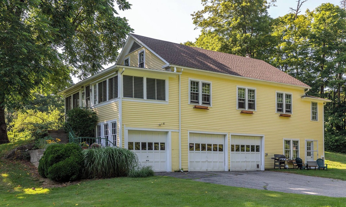 Washington Depot House | Spacious 4-bedroom house on riverfront; walk to delightful Washington, CT