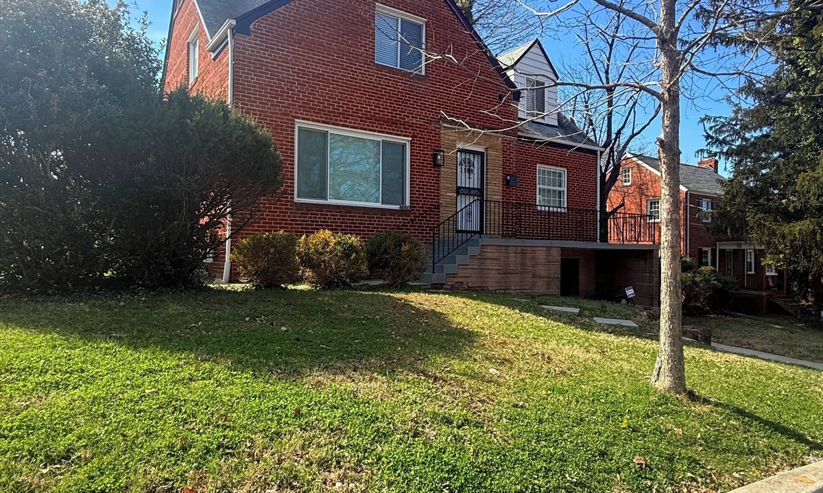 Penn Branch House | Spacious 4-bedroom house in tranquil Washington with AC