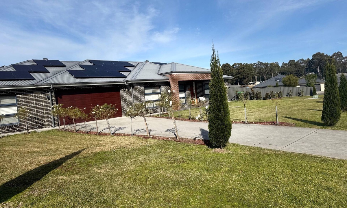 Kitchener House | Spacious 4-bedroom home in half acre. Premiumfamily friendly estate in Kitchener