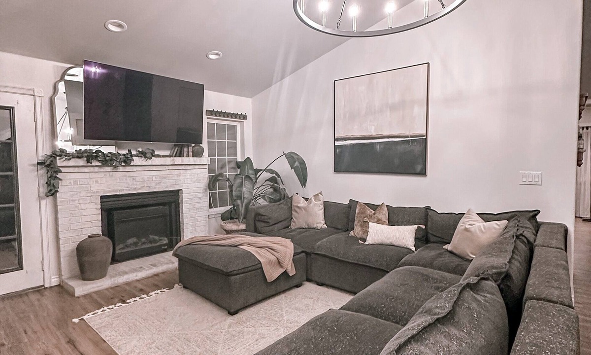 South Richland House | Spacious 4-bedroom house with AC, fitness room in charming Kennewick