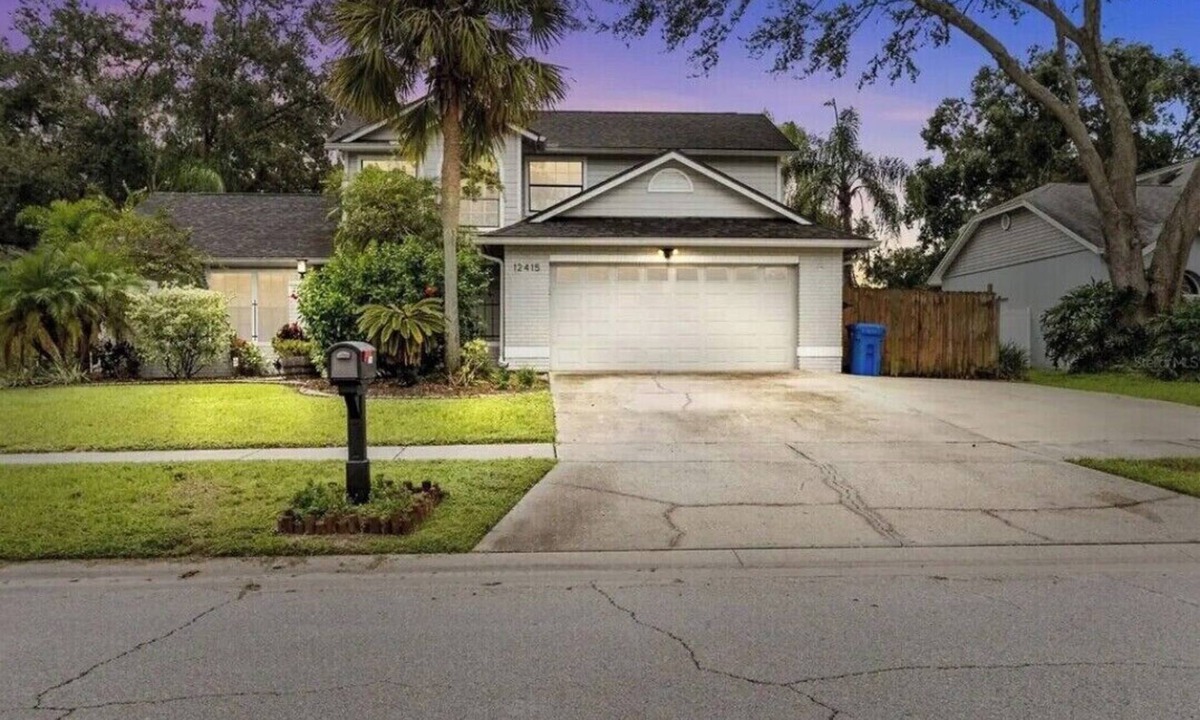 Boyette Springs House | Spacious 4-bedroom home with pool table, pool,and 15 min from everything Tampa