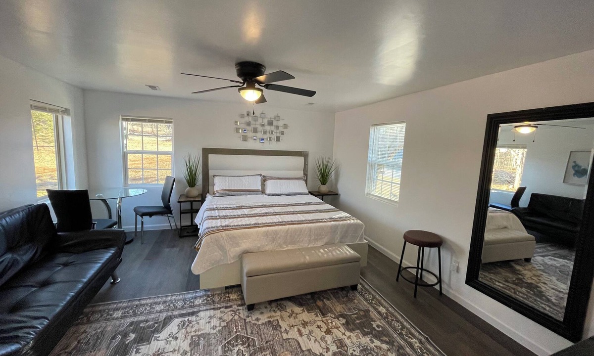 Greer House | Spacious 4-bedroom house in perfect Greer for your getaway
